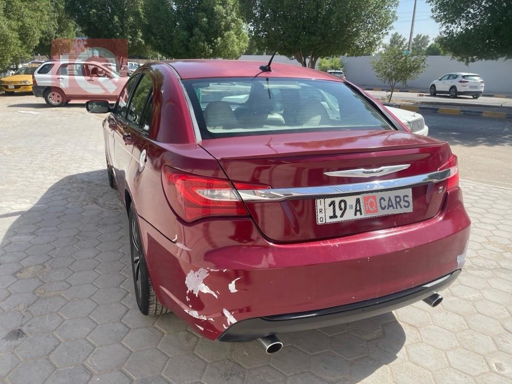 کرایسلەر 200